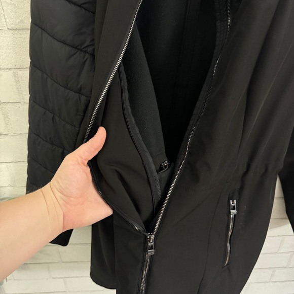 CLAVIN KLEIN PERFORMANCE Womenโs Plus Black Jacket - Picture 5 of 9